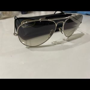 Ray ban aviator sunglasses